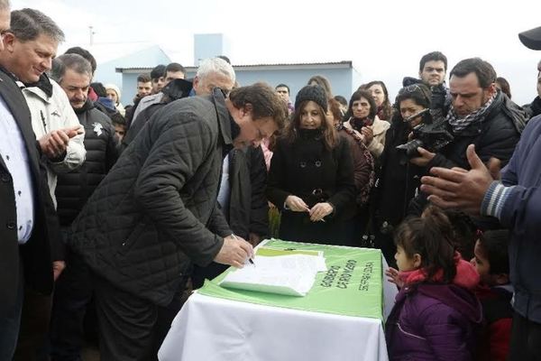 Firma del convenio de financiamiento del programa Caritas Felices en Choele Choel